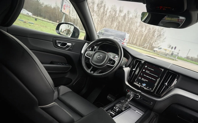 Volvo XC 60 cena 131800 przebieg: 133000, rok produkcji 2019 z Ustroń małe 596